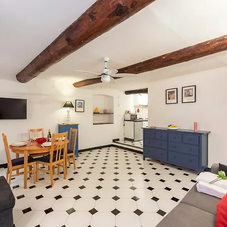 Charming Flat Historic Center - Happy