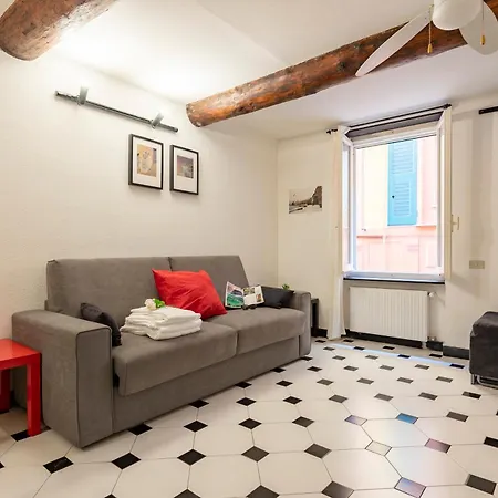 Charming Flat Historic Center - Happy Apartment Camogli